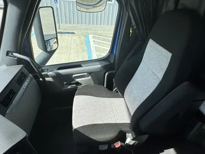 2019 Freightliner Cascadia 126