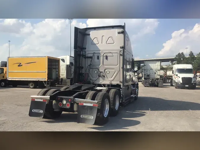 2021 Freightliner Cascadia