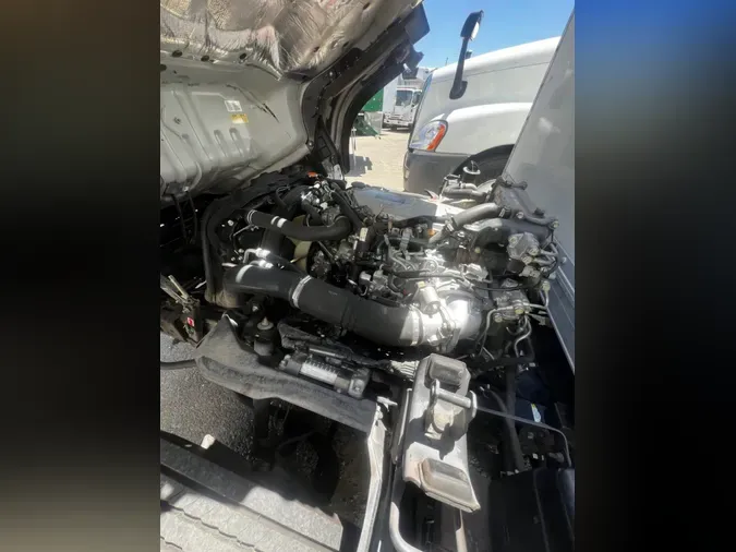 2019 ISUZU NQR
