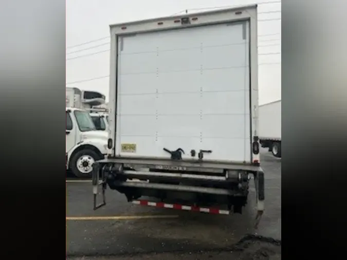 2018 FREIGHTLINER/MERCEDES M2 106