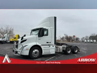2023 VOLVO VNR64T300