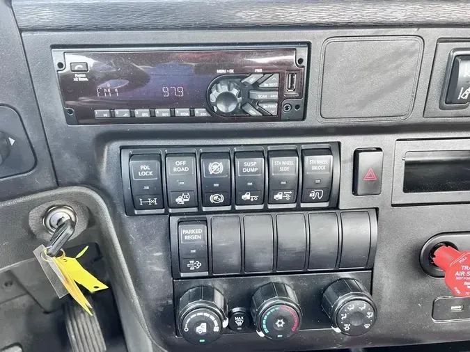2020 International LT625