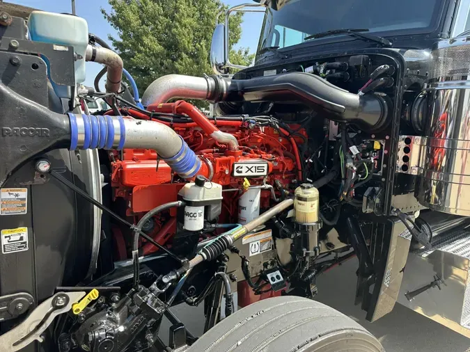 2022 Peterbilt 389