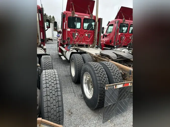 2017 FREIGHTLINER/MERCEDES CASCADIA 125