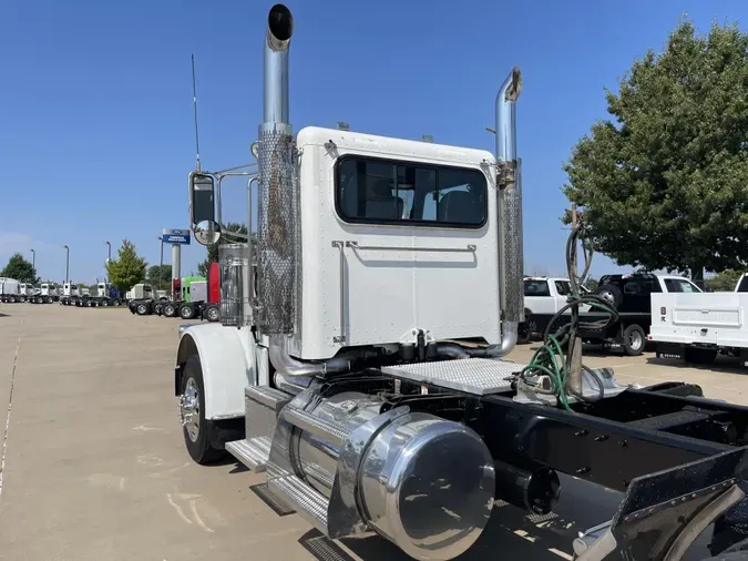 2015 Peterbilt 389