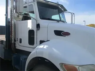 2006 PETERBILT 335