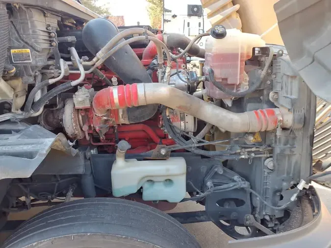 2020 NAVISTAR INTERNATIONAL LT625 SLPR CAB