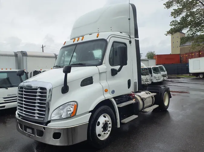 2015 FREIGHTLINER/MERCEDES CASCADIA 113