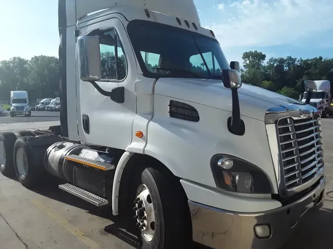 2017 FREIGHTLINER CASCADIA 113