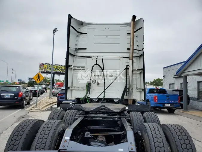 2020 VOLVO VNL64T760