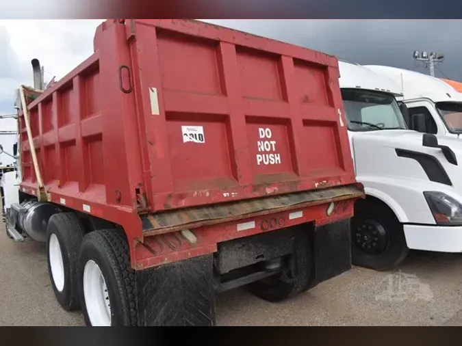 2012 MACK PINNACLE CHU613