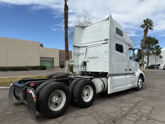 2019 VOLVO VNL64T-760