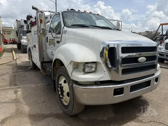 2006 FORD F750 SD
