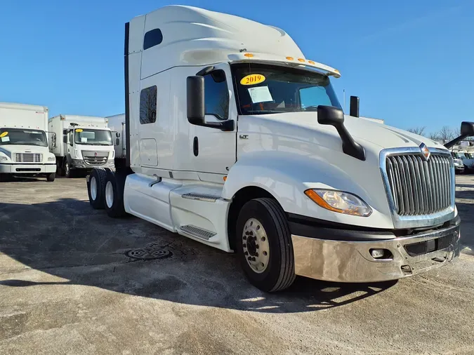 2019 NAVISTAR INTERNATIONAL LT625 SLPR CAB