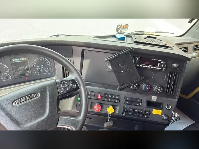 2023 Freightliner Cascadia 126b5db0d4081e5266d999a87add48c65fc