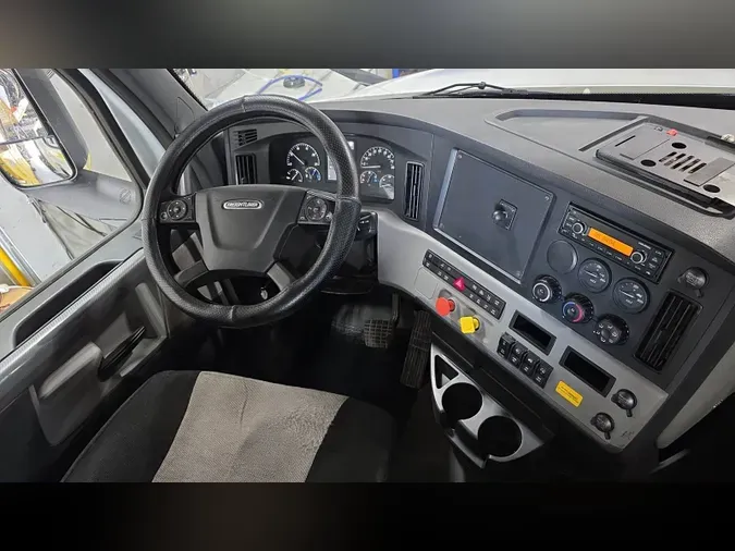 2019 Freightliner Cascadia 126