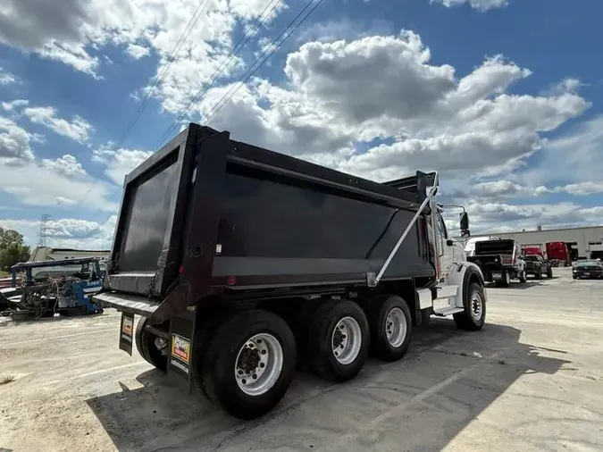 2022 International HX620