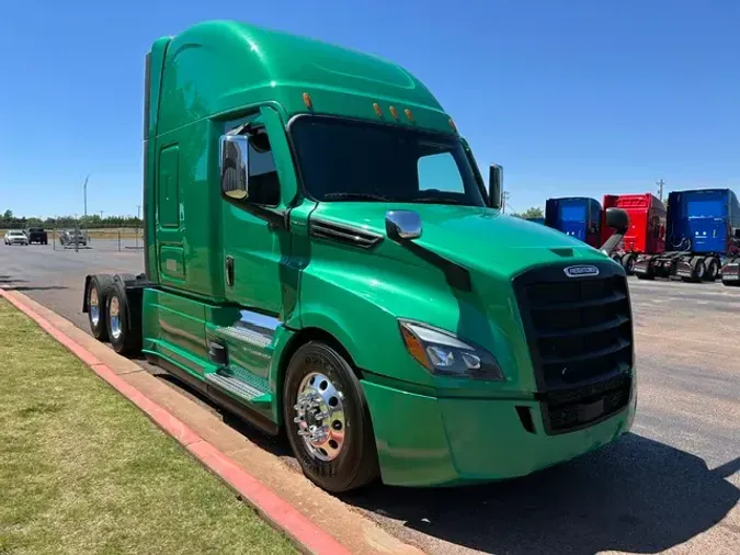 2021 FREIGHTLINER CA126