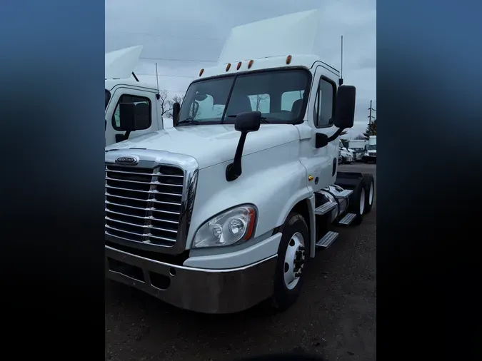 2016 FREIGHTLINER/MERCEDES CASCADIA 125b5e3e5b4ec35675a54c1746cffe3cafa