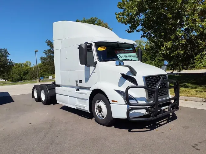 2020 VOLVO VNR64T-640
