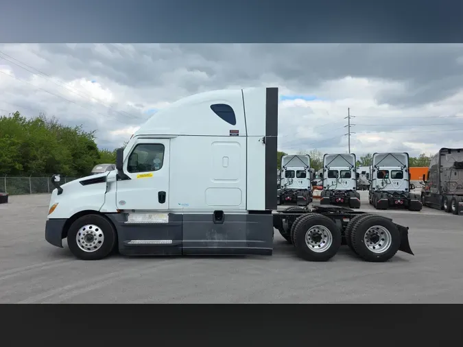 2021 Freightliner Cascadia 126