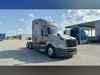 2022 International LT