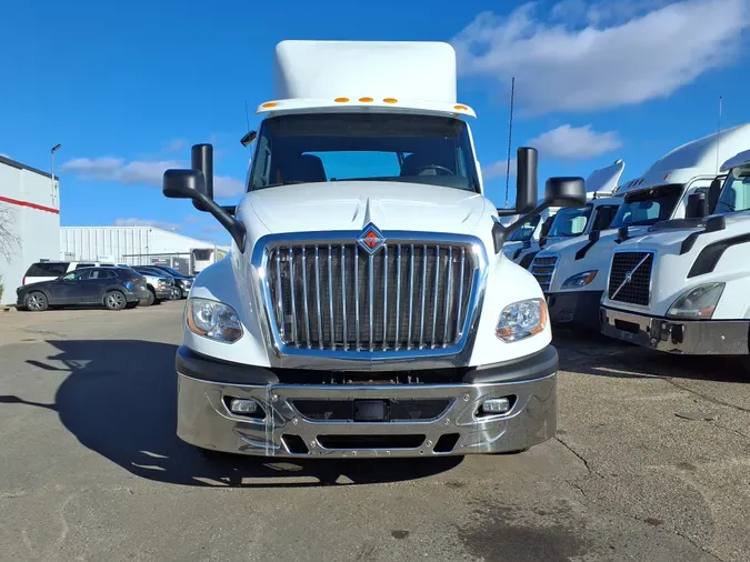 2018 NAVISTAR INTERNATIONAL LT625 DAYCAB T/A