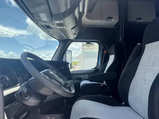 2019 Freightliner Cascadia 126