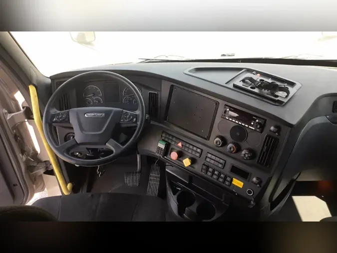 2023 Freightliner Cascadia 126