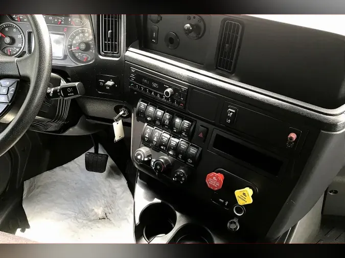 2022 INT LT625 6x4