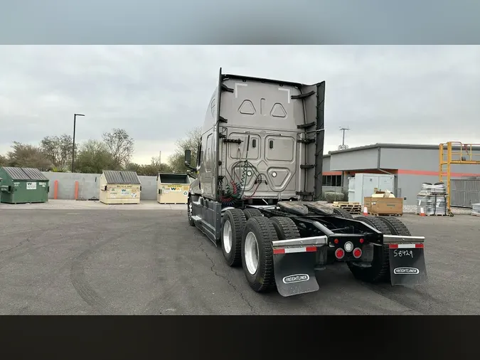 2023 Freightliner Cascadia