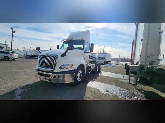 2019 NAVISTAR INTERNATIONAL LT625 DAYCAB T/A