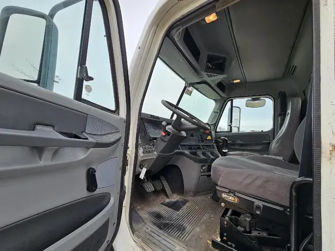 2005 FREIGHTLINER Columbia