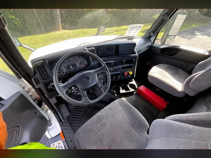 2021 INT LT625 6x4