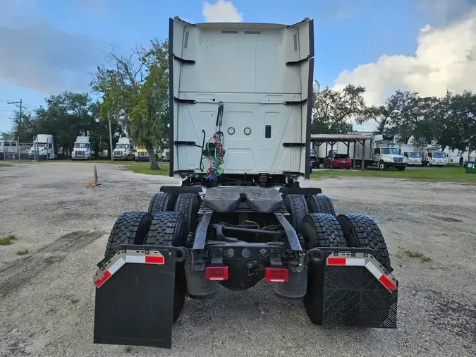2020 NAVISTAR INTERNATIONAL LT625 SLPR CAB
