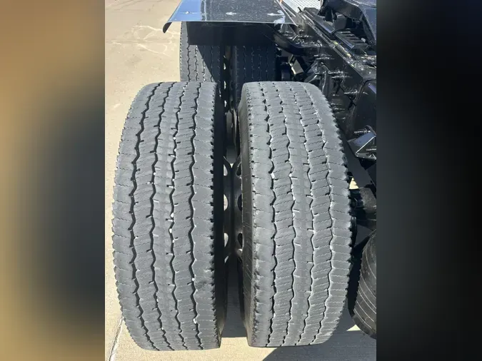 2026 Peterbilt 589b5fbdf48234c1d1f3f4a8787835c1518