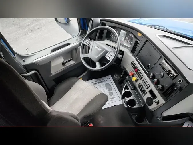 2021 FREIGHTLINER CA126