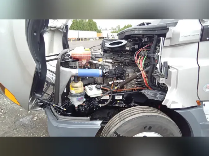 2023 Freightliner Cascadia 126
