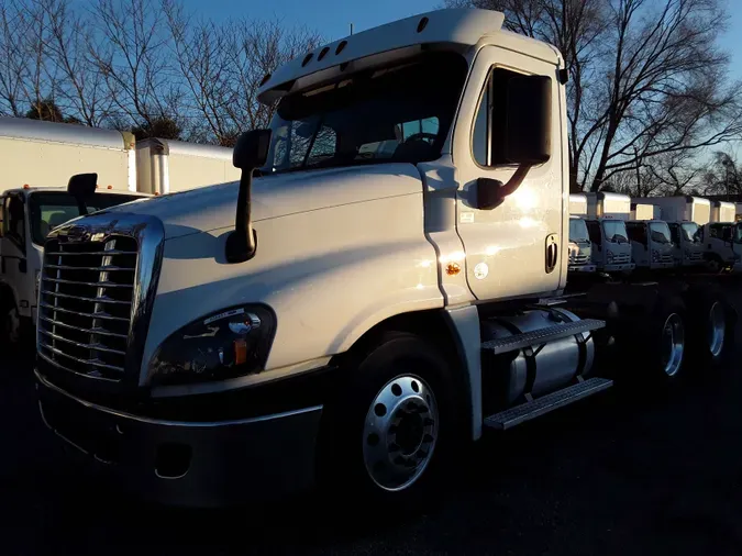 2019 FREIGHTLINER/MERCEDES CASCADIA 125b5ffbe194fdef752cd5f42e637813860