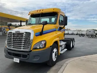2016 FREIGHTLINER X12564ST