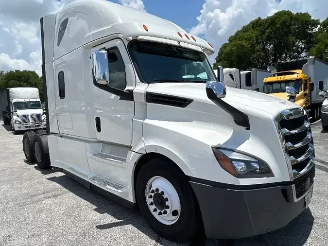 2020 Freightliner T12664STb608c4ba0d539b74b23ae0720af37495