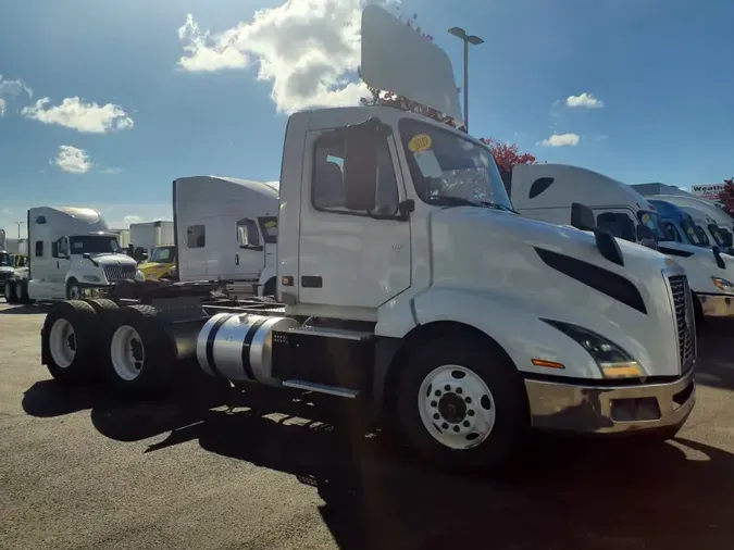 2019 VOLVO VNL64T-300b60985de78c82a763fc8422a8969f530