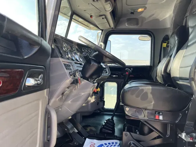 2019 Peterbilt 389