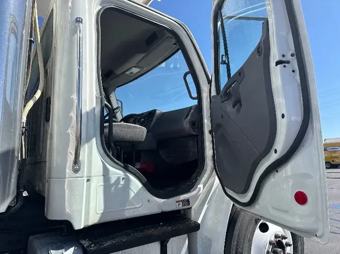 2017 Freightliner M2