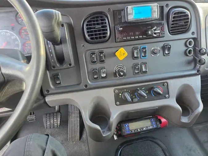 2020 FREIGHTLINER M2 106