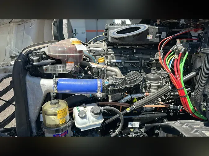 2025 Freightliner Cascadia 126