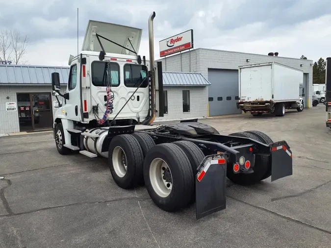 2018 FREIGHTLINER/MERCEDES CASCADIA 125