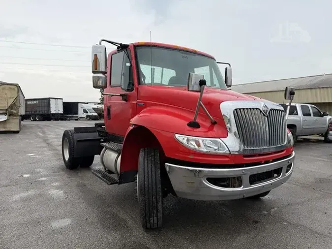 2009 INTERNATIONAL DURASTAR 4400