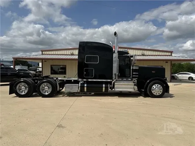 2021 PETERBILT 389