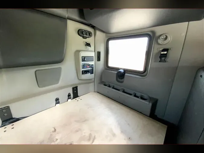 2022 INT LT625 6x4b6180f692f5ba48025e472eab139b882